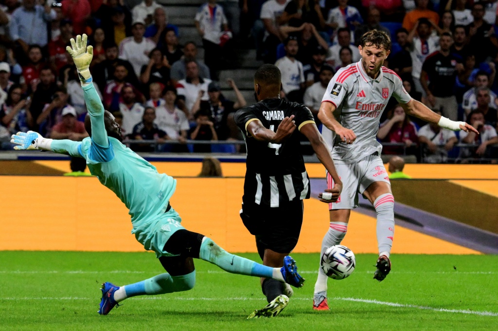 Ligue 1 : Tessmann libère Lyon