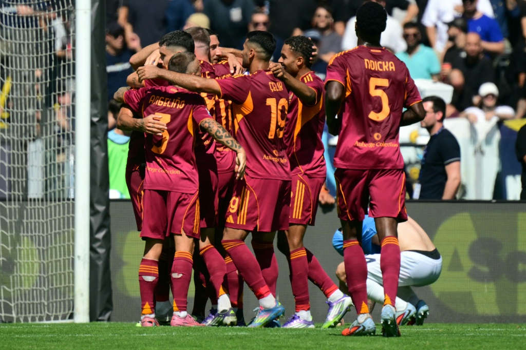 Roma derrota Lazio no dérbi da capital por 1-0 com golo de Pellegrini