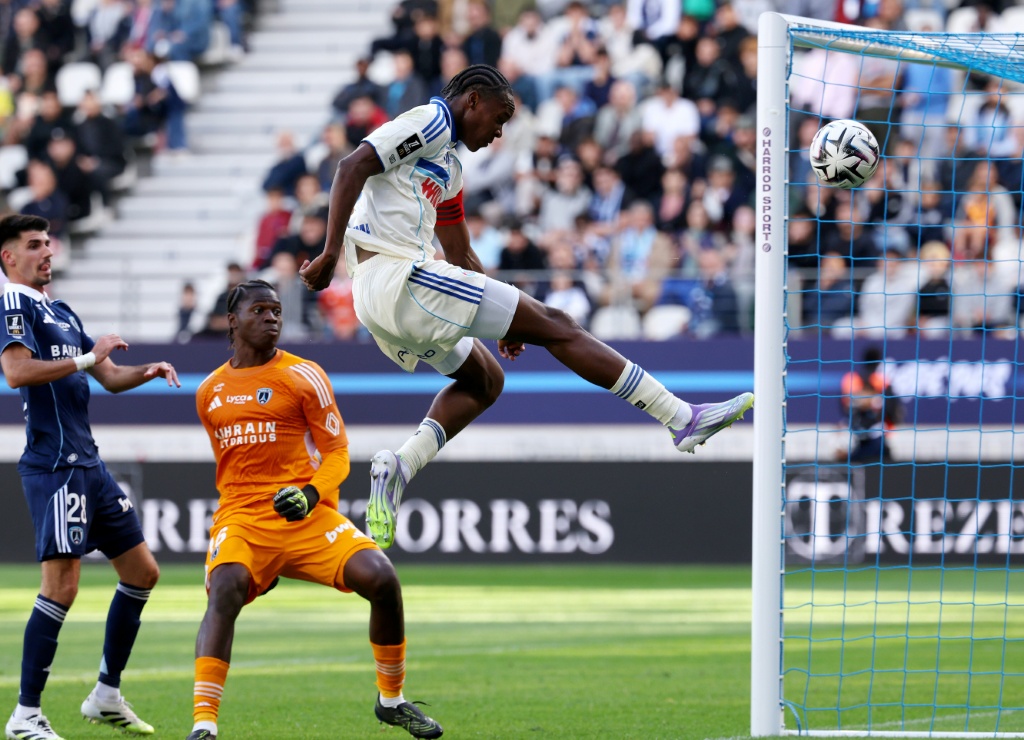 Ligue 1 Strasbourg recovere Emegha et saffirme contre le Paris FC