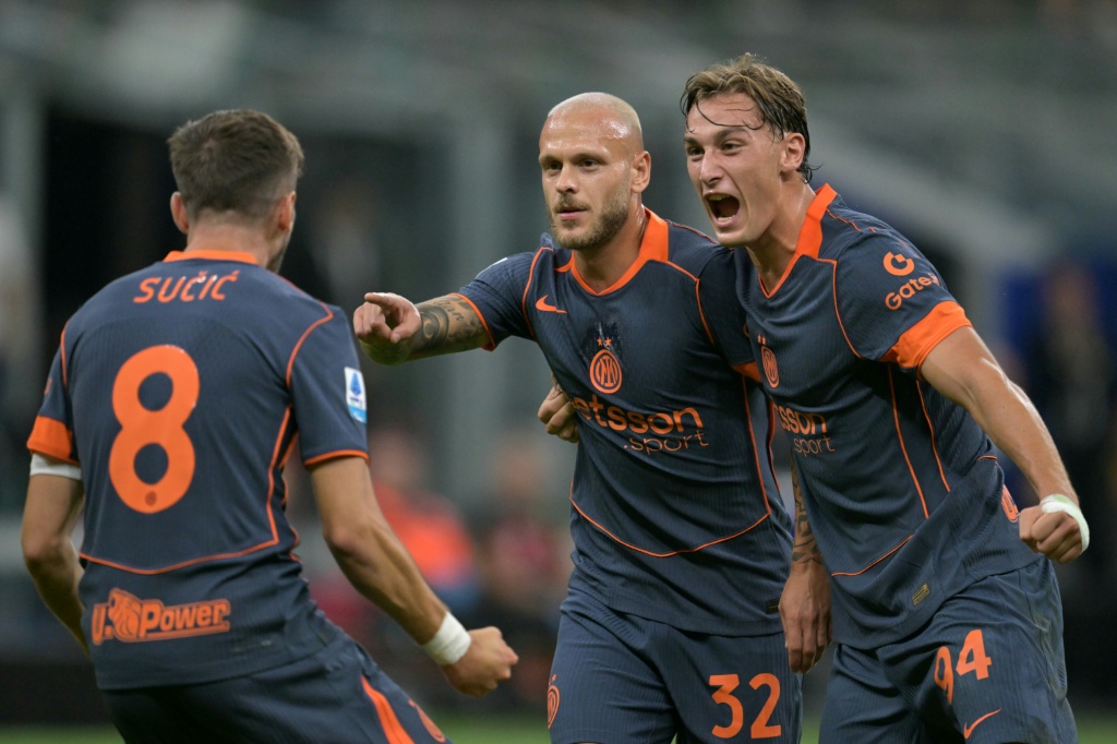 El Inter de Milán responde frente al Sassuolo y el derbi favorece a la Roma