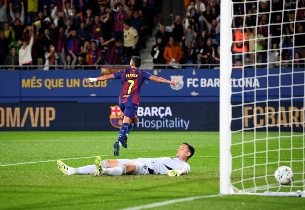 Ferran Torres nets brace as Barcelona overcome lethargic Getafe