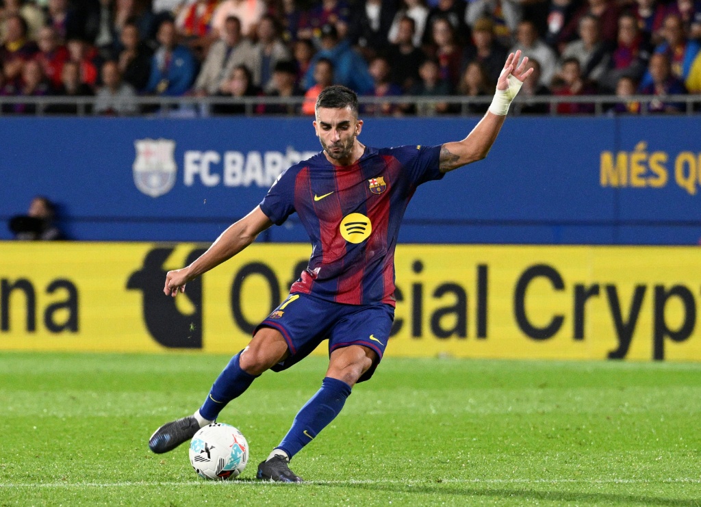 En Espagne le FC Barcelone continue sur sa lancée tandis que lAtlético Madrid patine