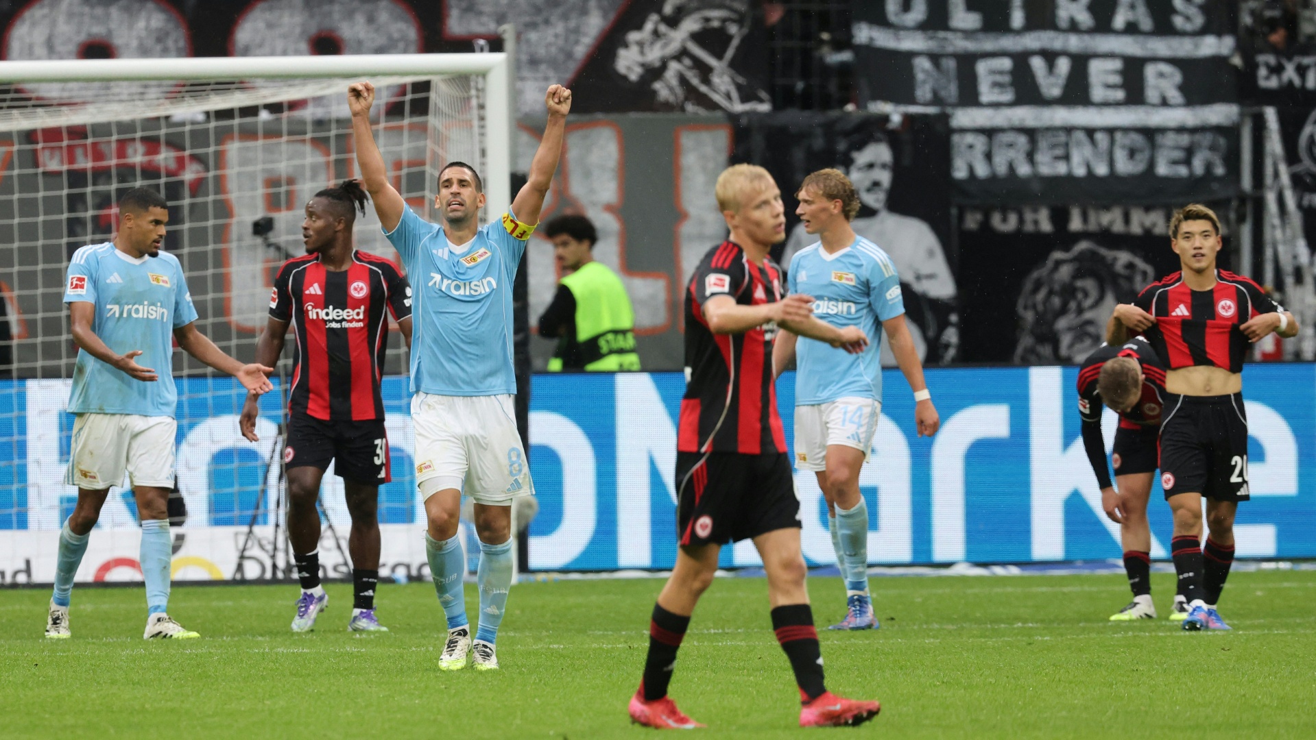 Frankfurt kämpft mit Abwehrproblemen: "Etwas naiv unterwegs"