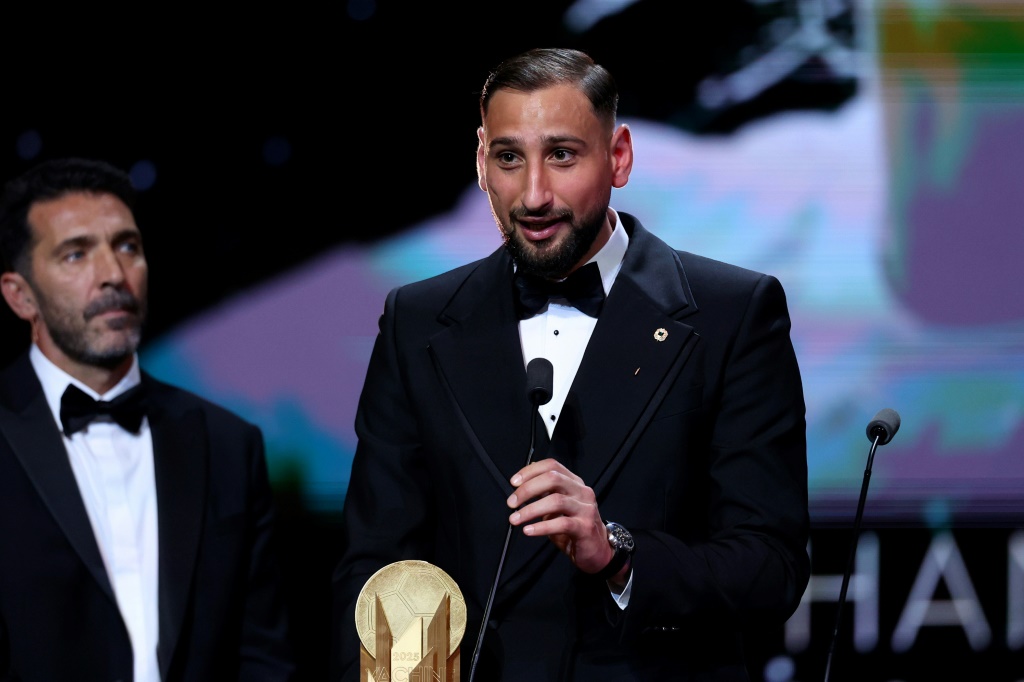 Donnarumma y Hannah Hampton obtienen el Trofeo Yashin en la gala del Balón de Oro