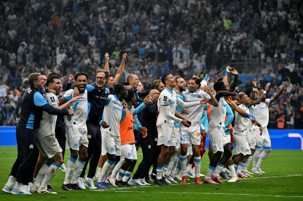 Olympique de Marselha derrota PSG por 1-0 num clássico da Ligue 1