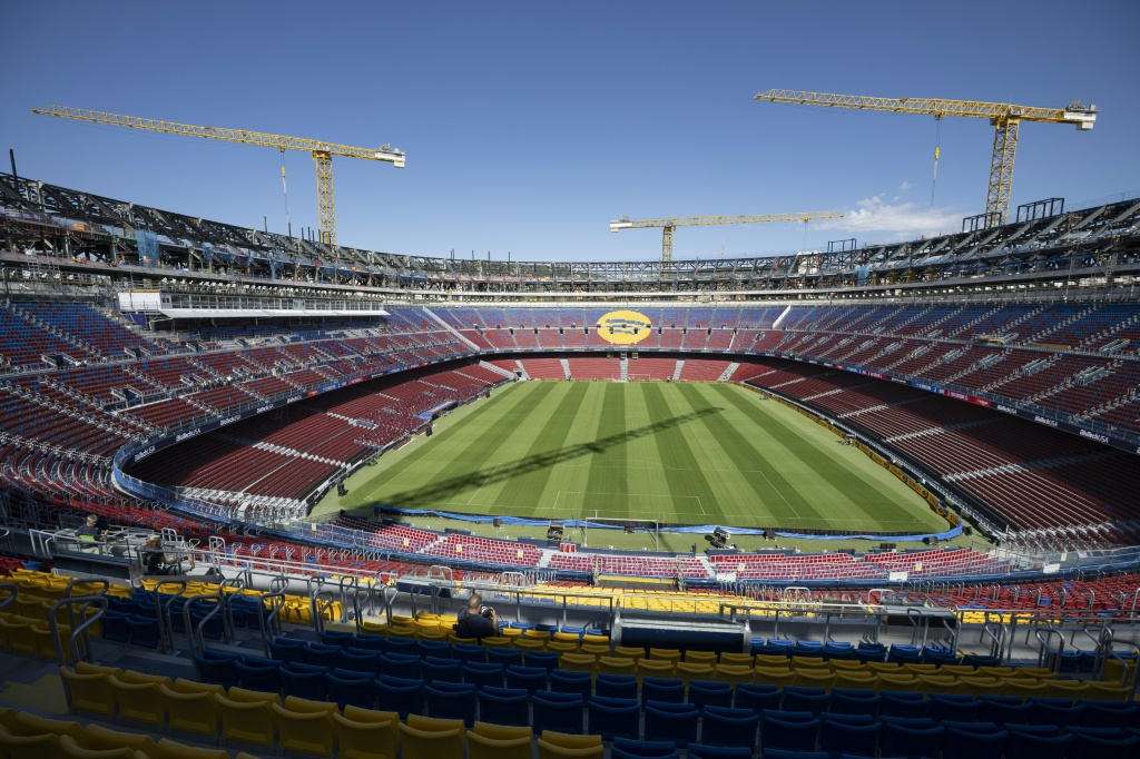 Câmara Municipal de Barcelona mantém restrições ao Camp Nou para acolher adeptos