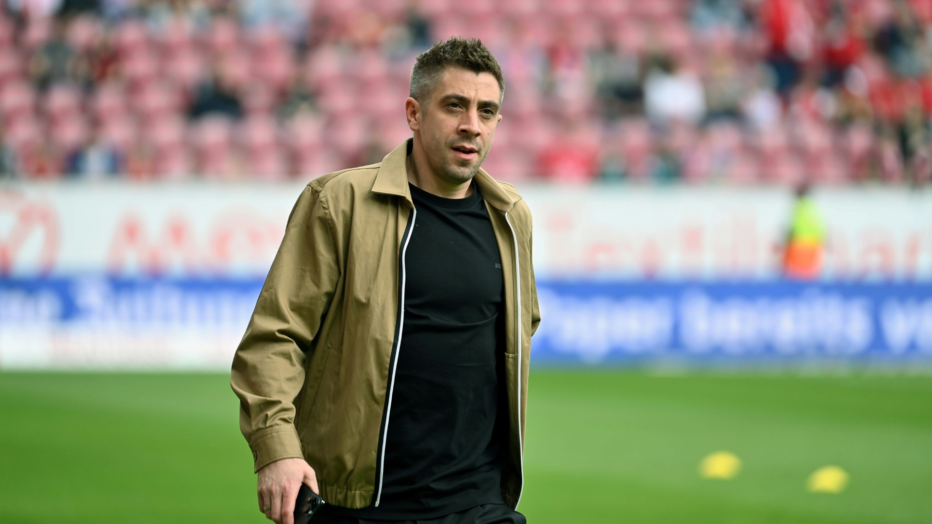 Ex Bayern Manager Neppe wechselt zum Paris FC