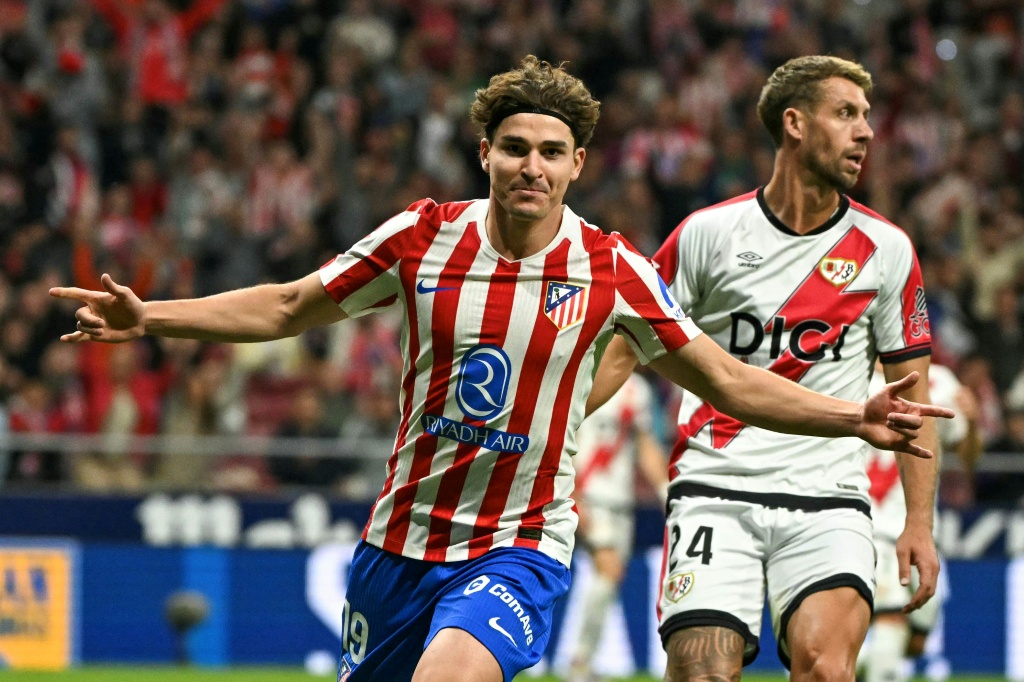 Hat-trick de Álvarez permite ao Atlético de Madrid vencer o Rayo Vallecano por 3-2 de viragem