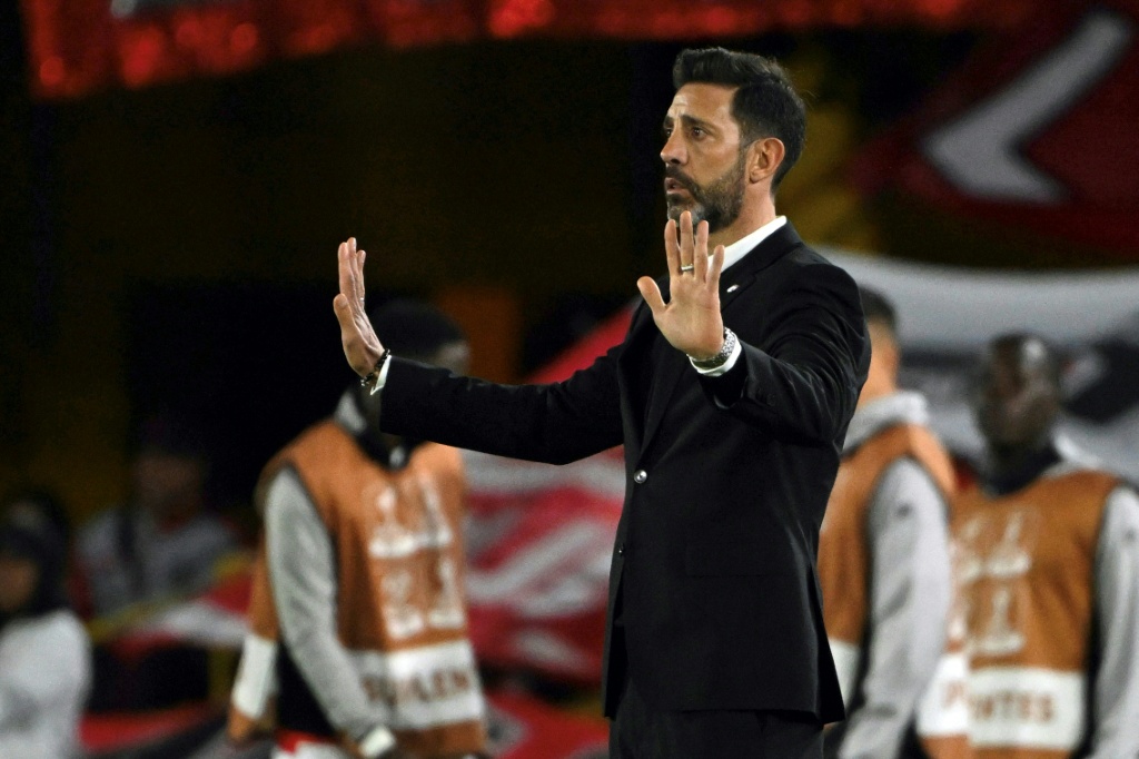 Entrenador uruguayo Jorge Bava abandona Santa Fe, el campeón de Colombia, y podría recalar en Cerro Porteño