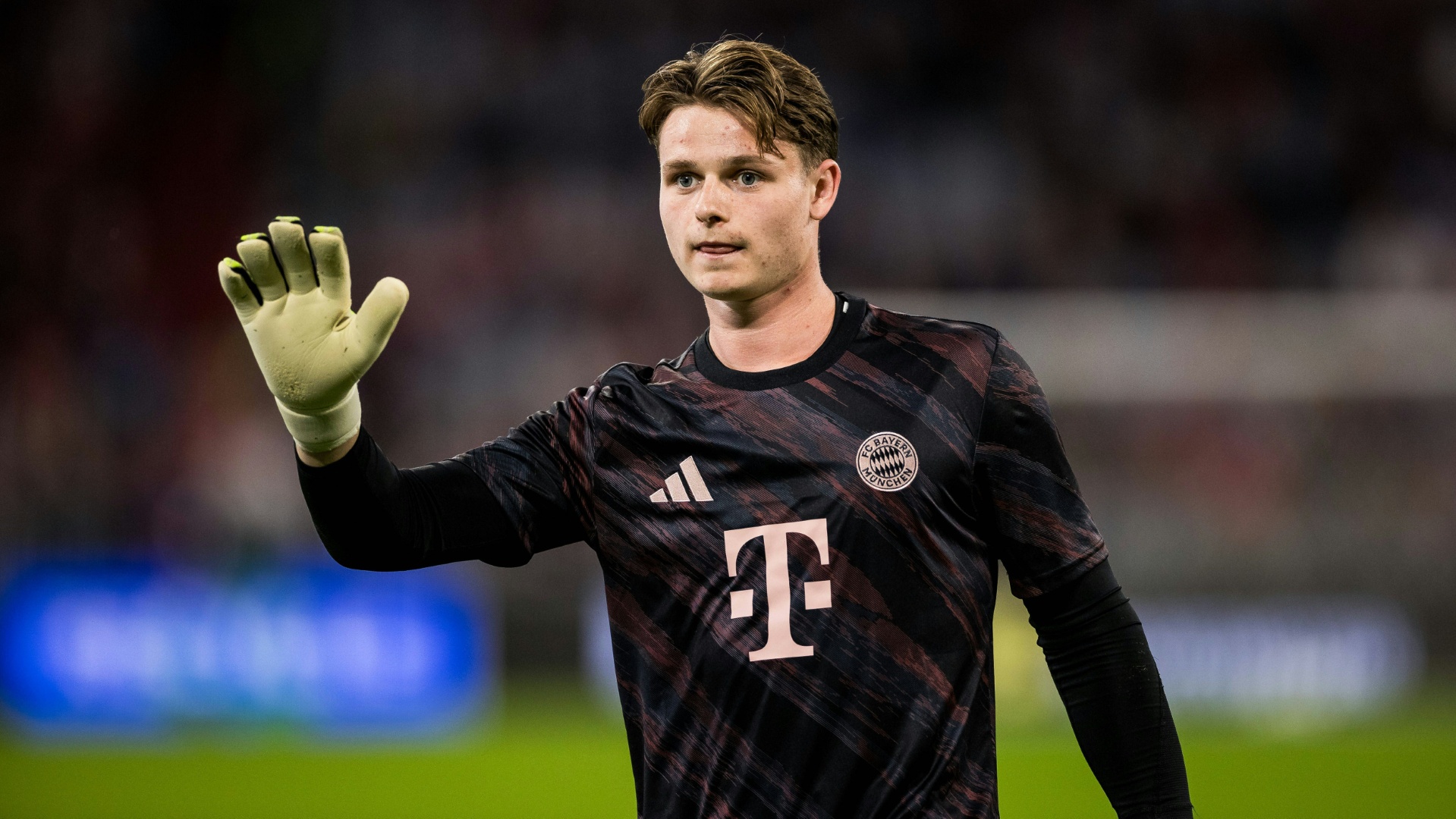 Urbig koennte bald zurueckkehren vor dem Duell gegen Frankfurt Ulreich uebernimmt