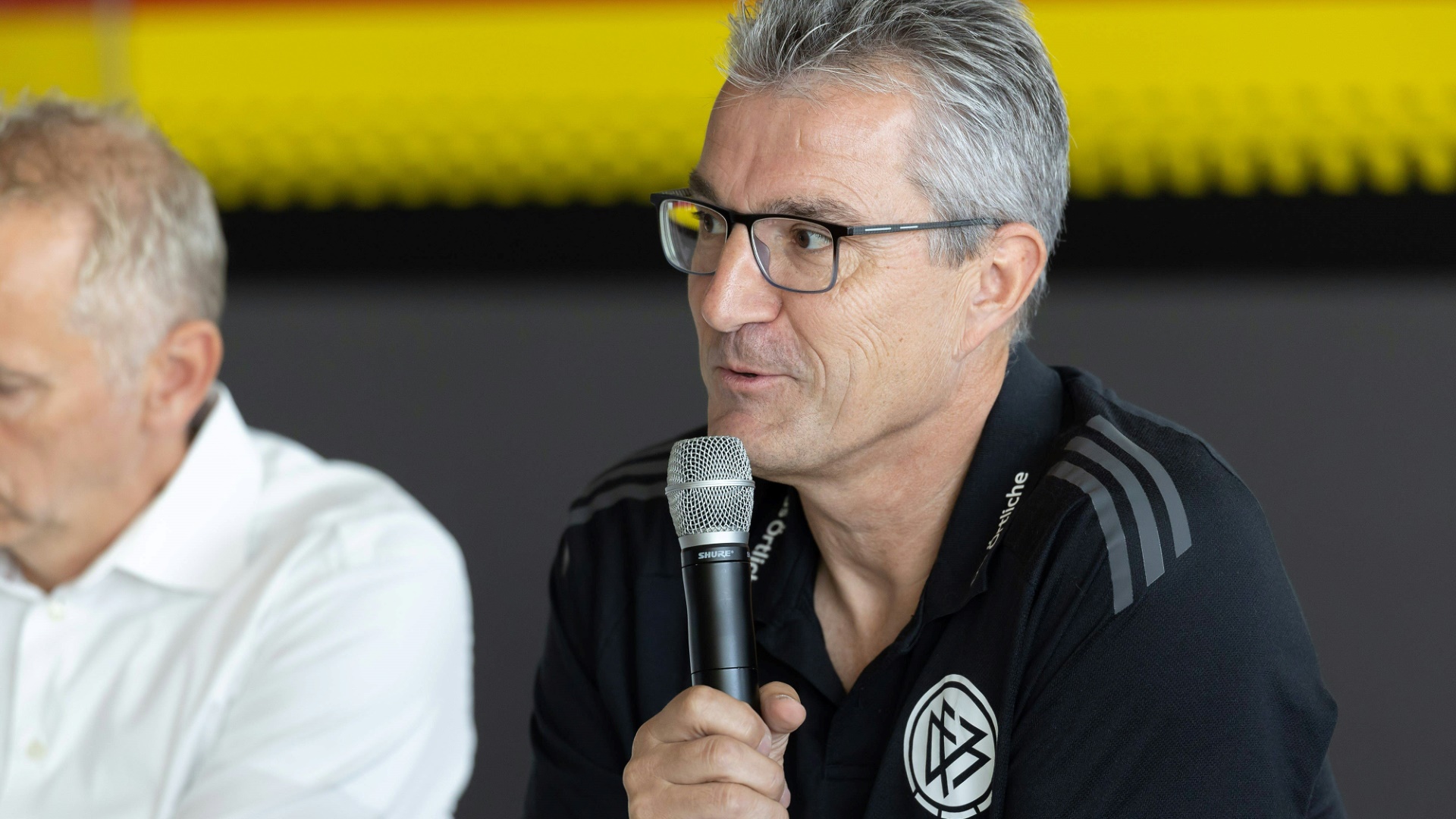 DFL gibt grünes Licht: Handshake Gespräch endet vorerst