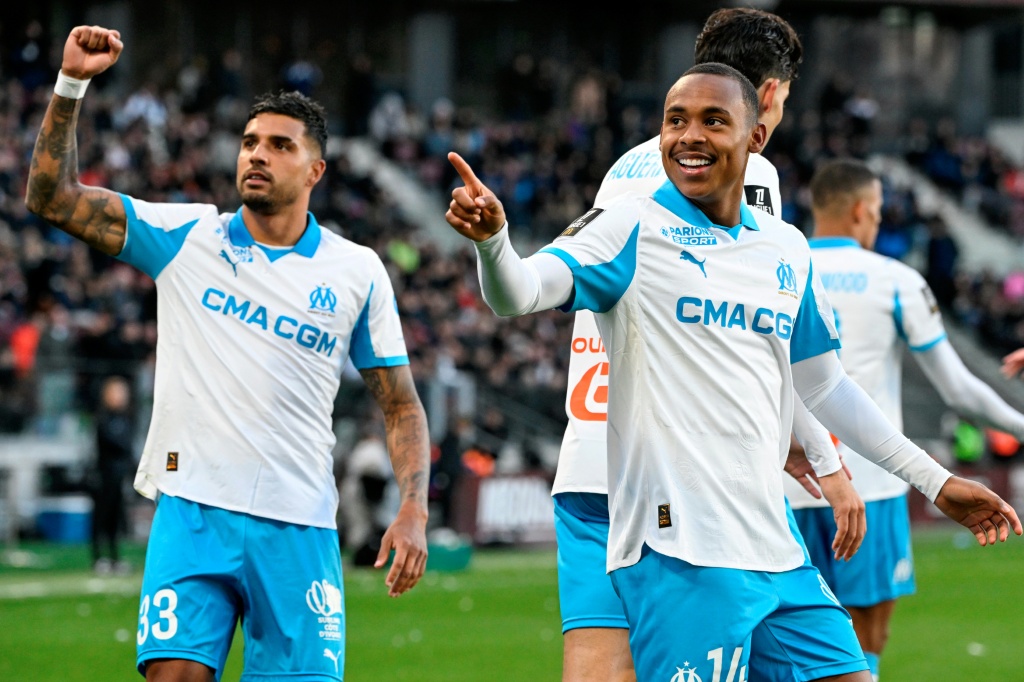 Com gol de Igor Paixão, Olympique de Marselha supera Metz e assume liderança provisória do Campeonato Francês