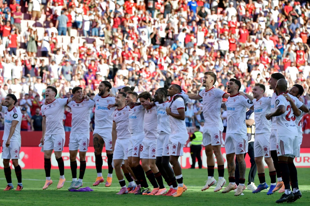 Espagne : le Barça s'effondre à Séville et permet au Real Madrid de reprendre la tête