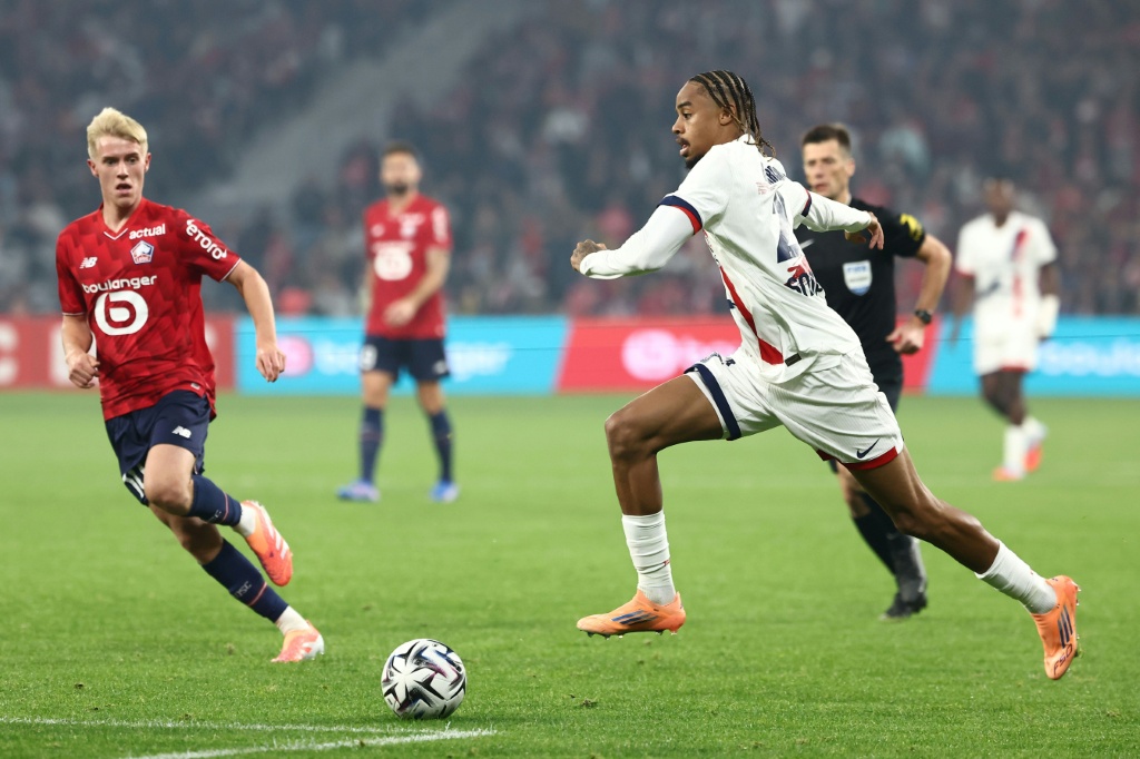 PSG refuta relatório médico da seleção francesa referente a Barcola