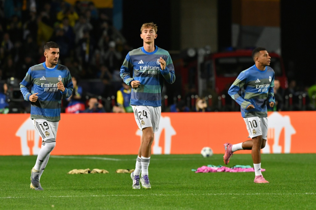 Dean Huijsen abandona la selección española por fatiga muscular y Laporte toma su lugar