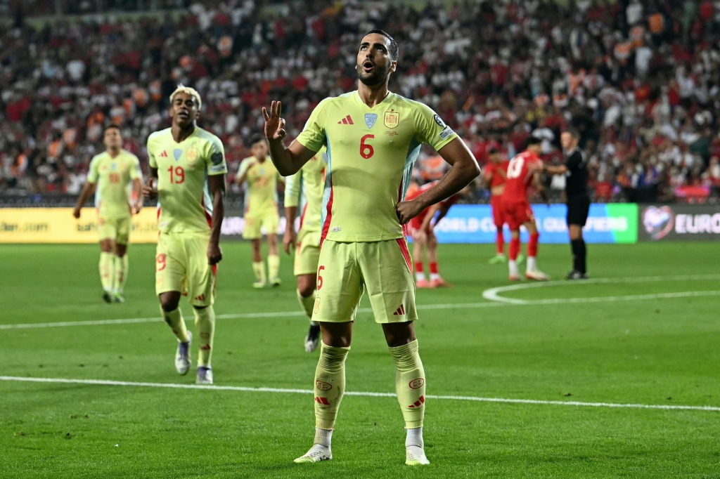 Luis de la Fuente obligado a improvisar ante Georgia por las ausencias en La Roja