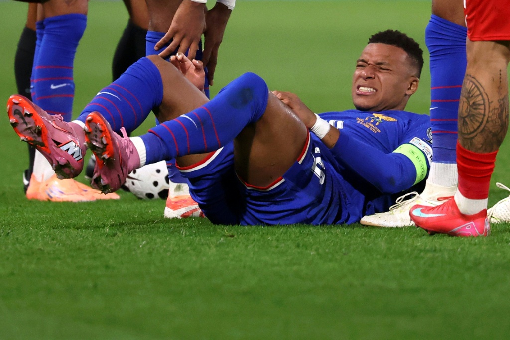 Qualifications pour la Coupe du Monde 2026: les Bleus sans Mbappé, crise majeure en attaque