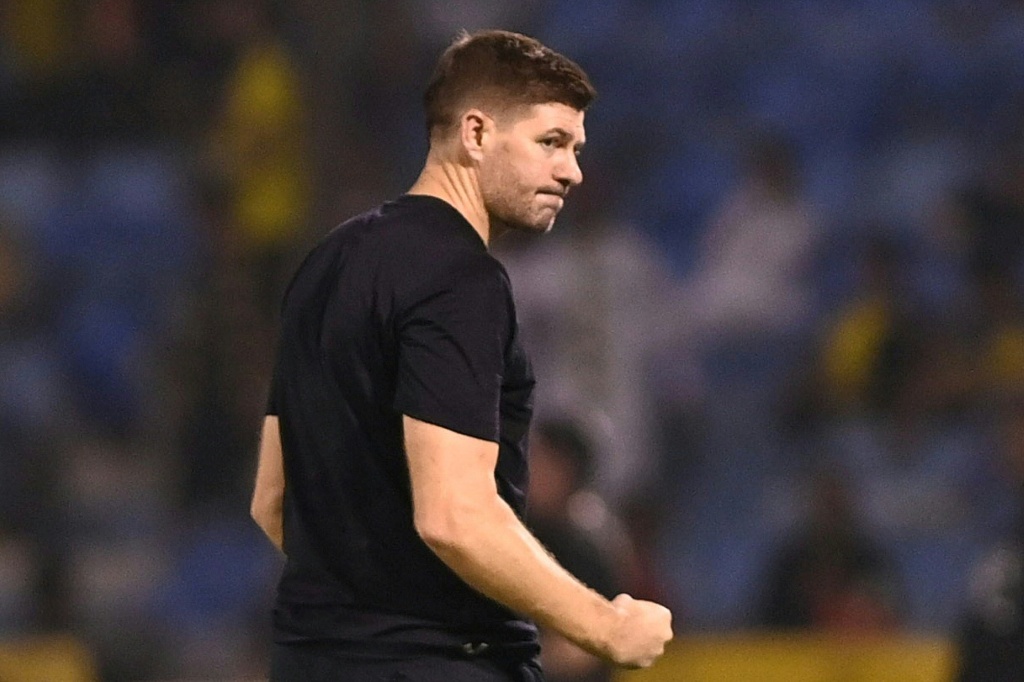 Gerrard Rangersa Dönüş Fırsatını Reddetti