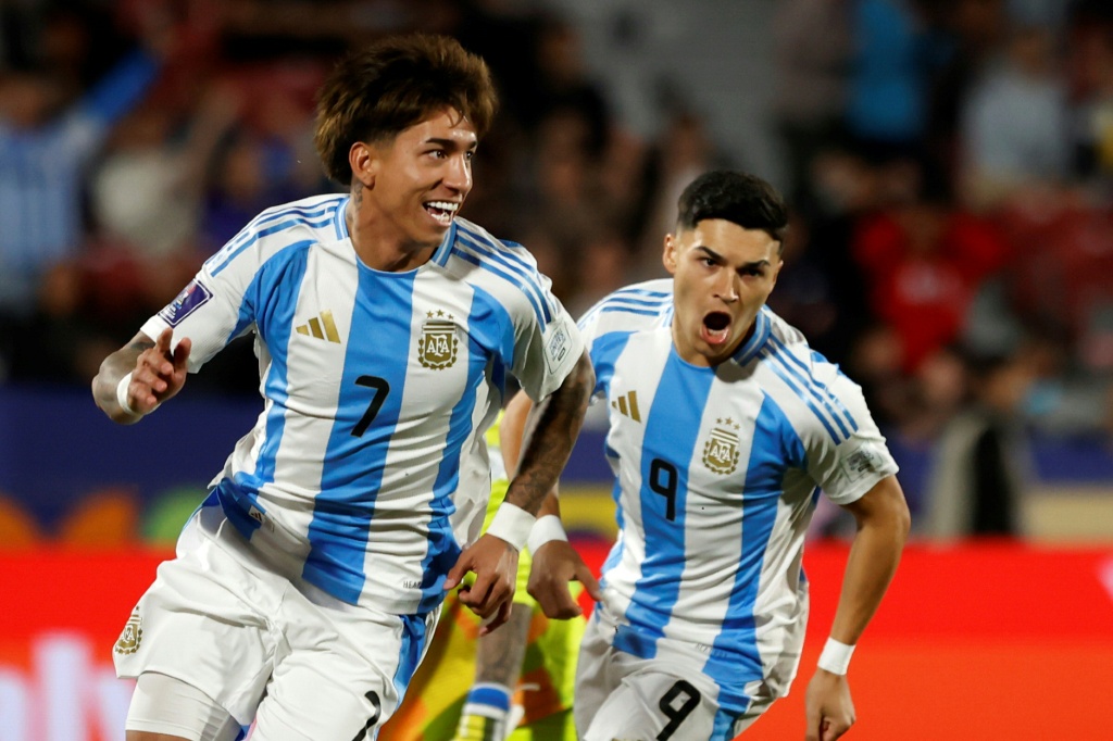 Argentina vence 2-0 a México sin brillar y avanza a semifinales del Mundial Sub-20