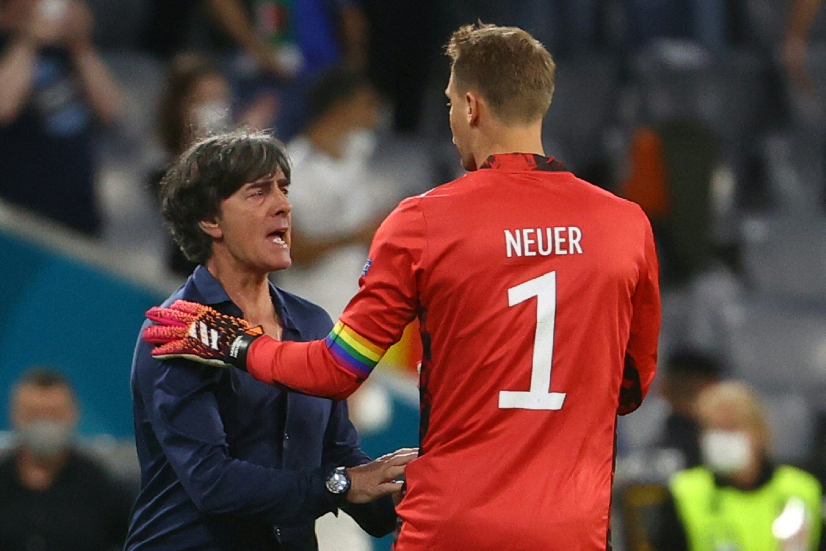 Löw überzeugt: Nagelsmann prüft Neuer Option