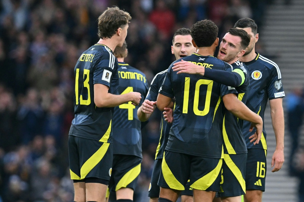 Escócia derrota Belarus por 2-1 e reacende esperança de regressar ao Mundial