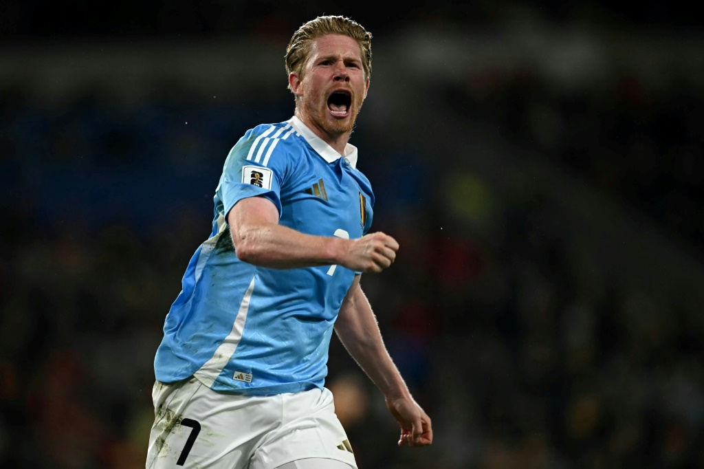 De Bruyne's penalty double fires Belgium to vital win over Wales