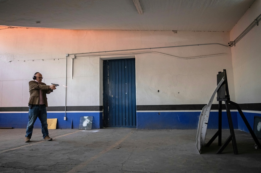 Cars blindées et gardes armés: au Mexique, le marché de la protection s'organise pour la Coupe du monde 2026