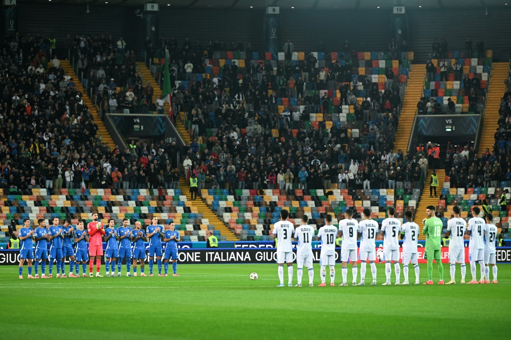 Apuestros al himno de Israel antes del encuentro Italia contra Israel