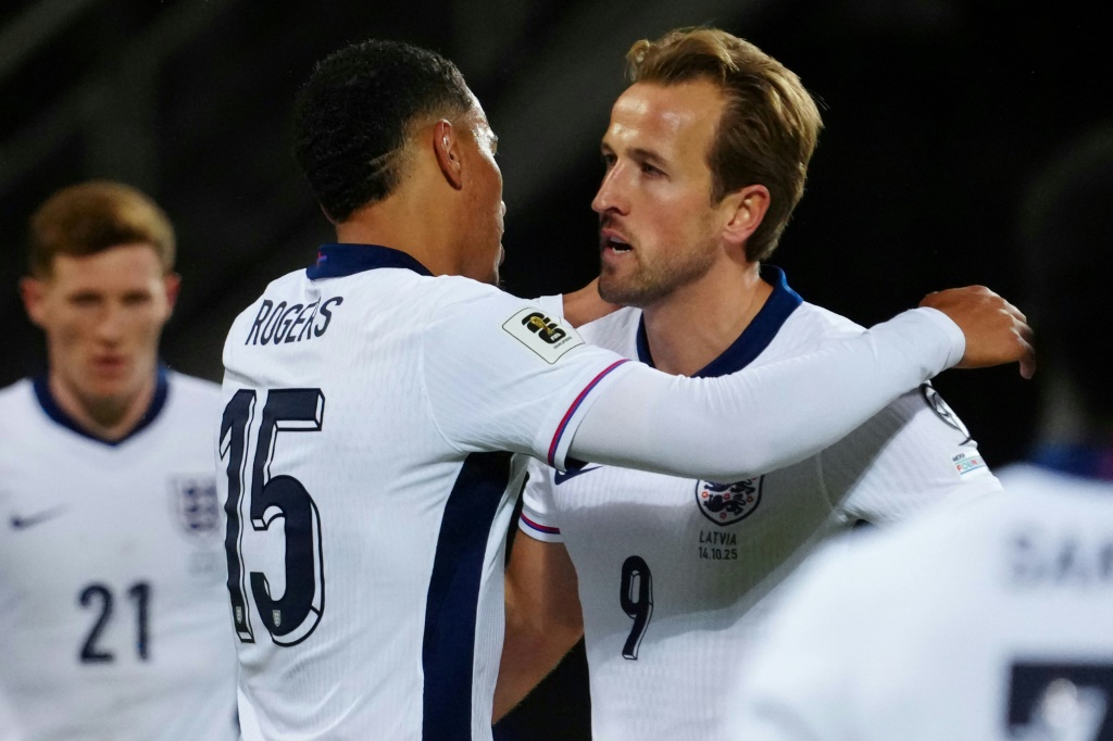 Inglaterra derrota Letónia por cinco zero e garante vaga no Mundial de 2026