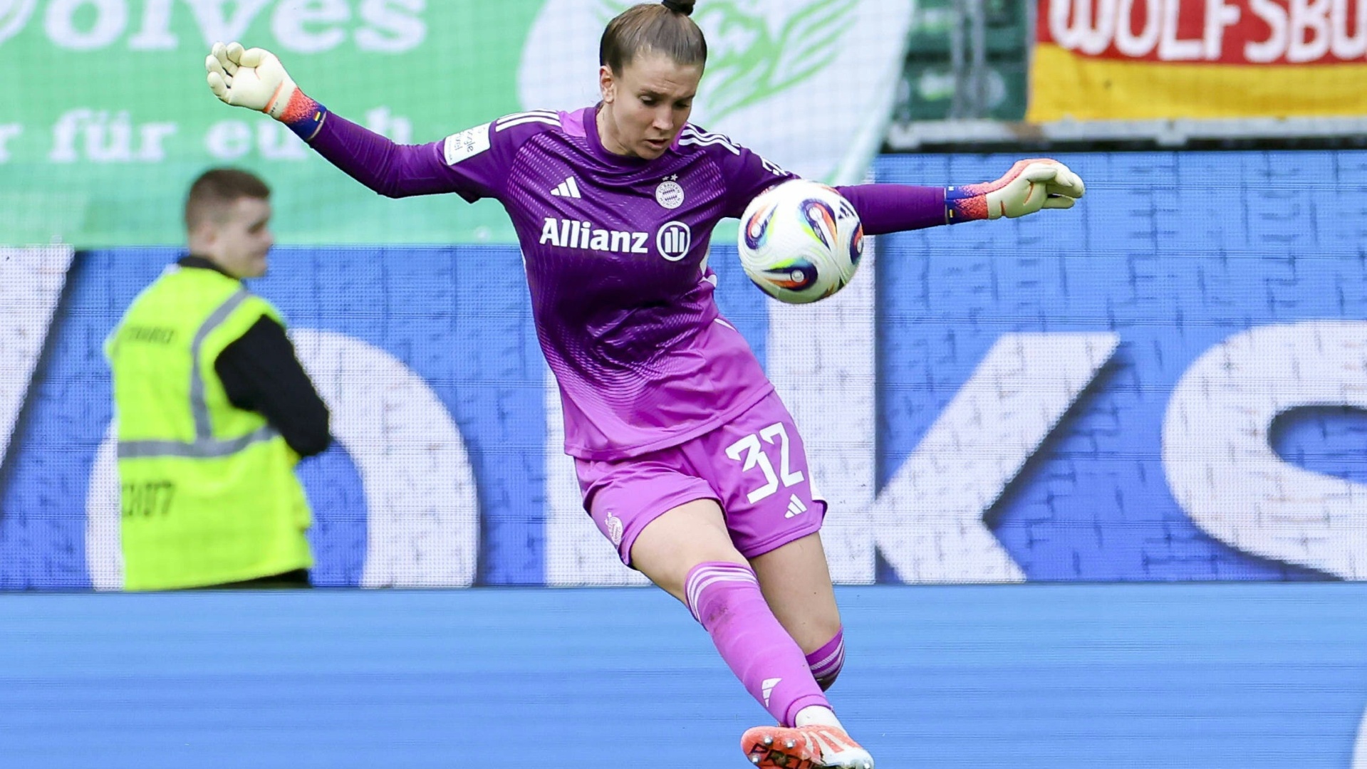 Verletzung bei Mahmutovic: Wück holt Borggräfe in den Kader