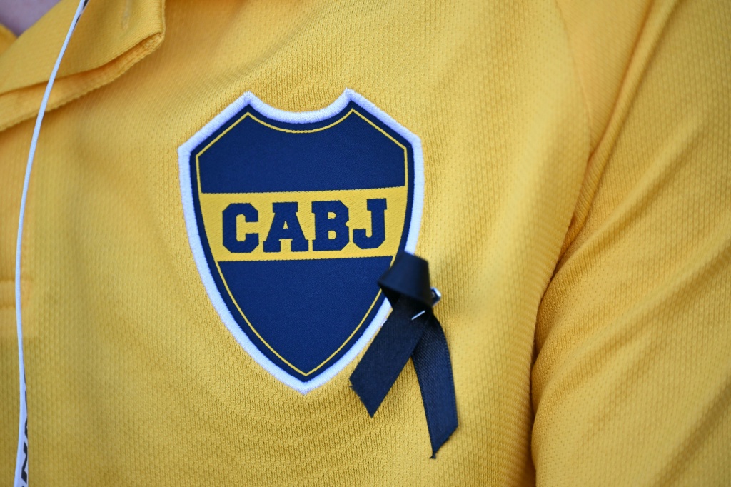 Boca retoma la actividad despues del fallecimiento de Russo mientras River intenta superar su mal momento