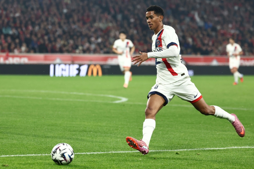 Ligue 1: duel entre un PSG encore diminué et un Strasbourg en feu