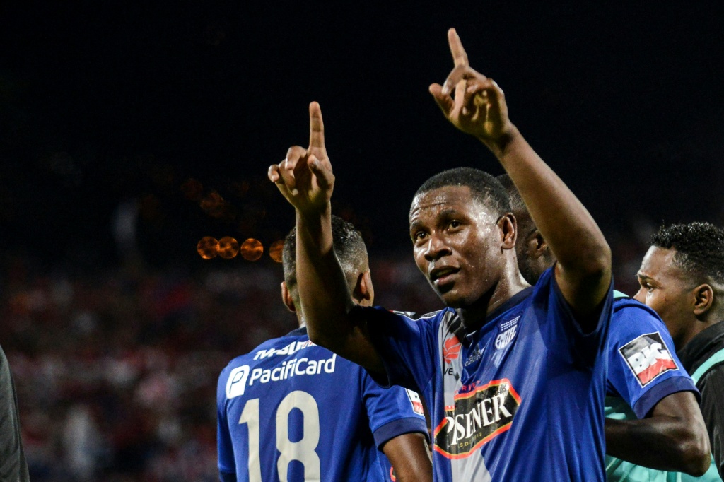 Jugador ecuatoriano Bryan Angulo herido en tiroteo durante ataque armado