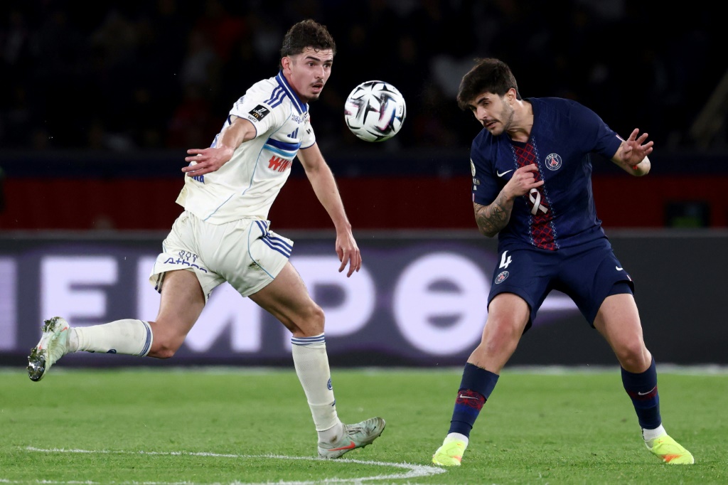 París Saint-Germain empata 3-3 con el Estrasburgo de Panichelli y pone en jaque su liderato en Ligue 1