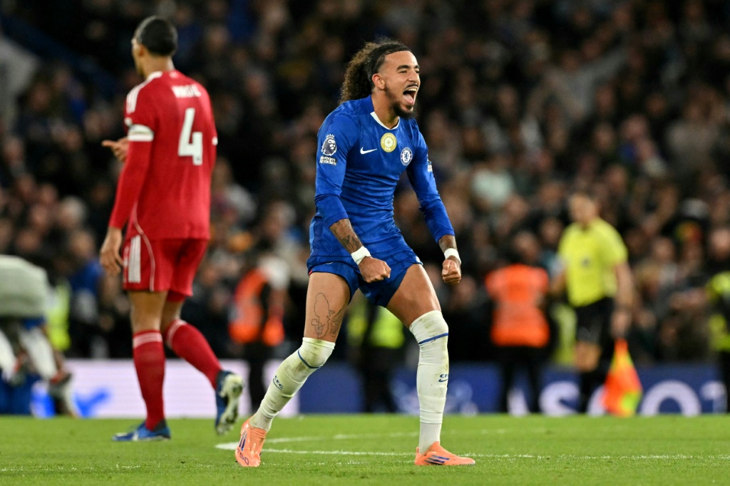 Slot a Amorim pod drobnohledem v klíčovém střetu Liverpoolu s Manchesterem United