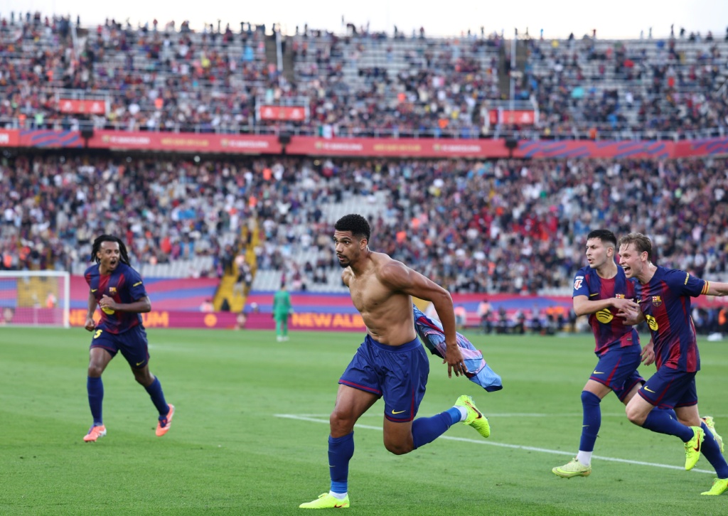 Espagne Araujo sauve le Barça Real Madrid en difficulté