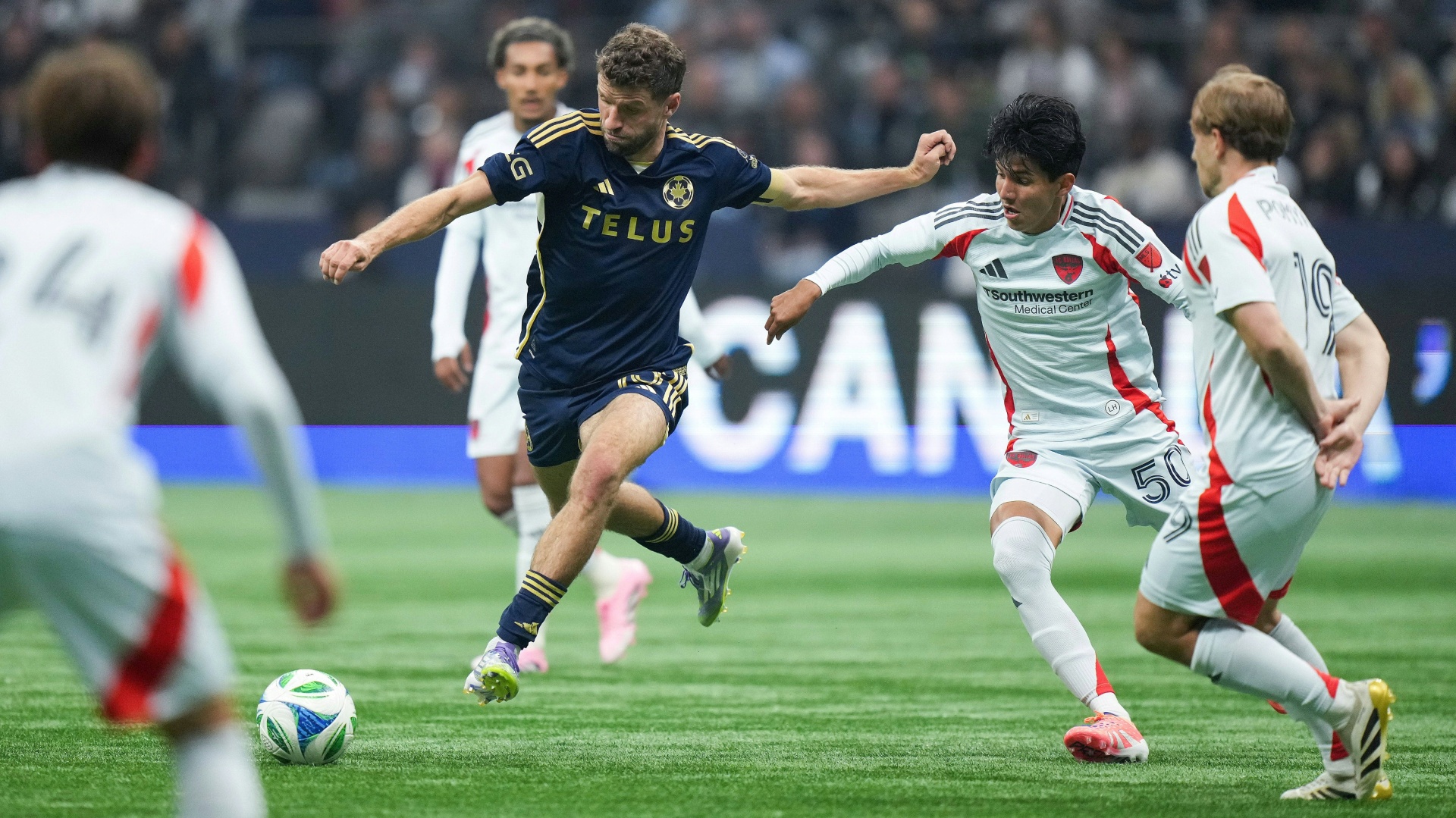 MLS: Müller erzielt Treffer doch Niederlage - Messi holt Hattrick