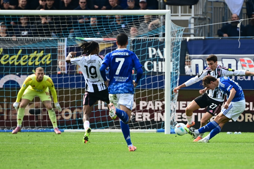 Nico Paz destaca en el triunfo histórico del Como ante la Juventus