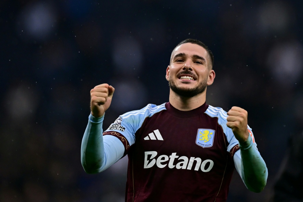 Emiliano Buendía da el triunfo al Aston Villa en el estadio del Tottenham