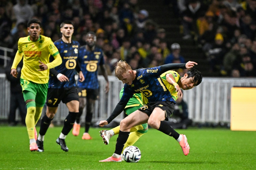 Lens e Lille triunfam e mantêm-se no topo da classificação do campeonato francês