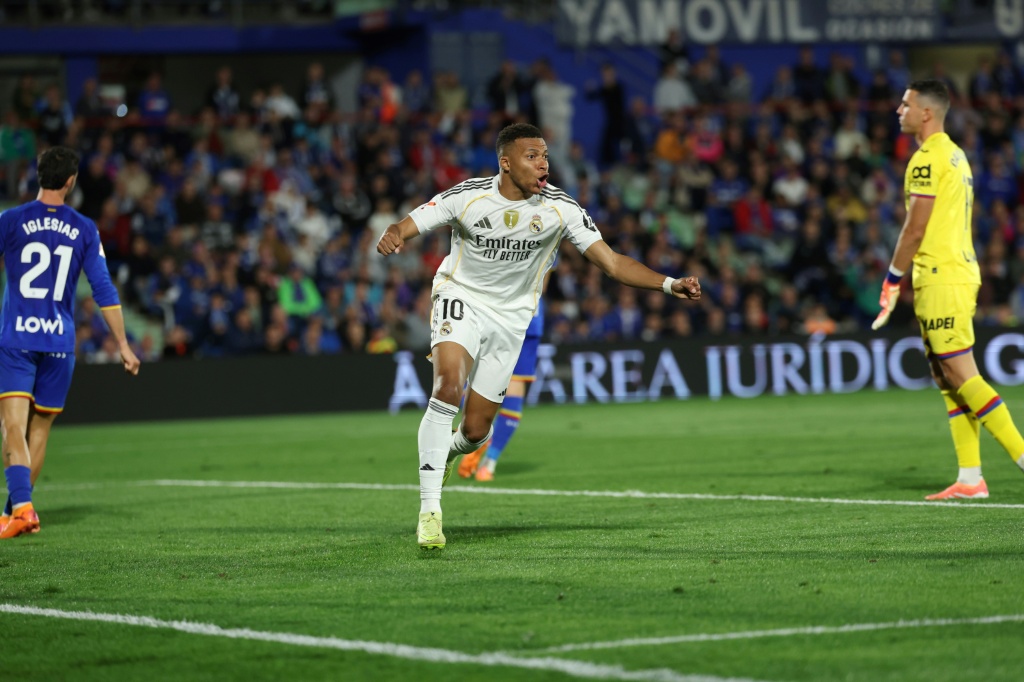 Mbappé resolve e Real Madrid derrota Getafe para recuperar comando do campeonato espanhol