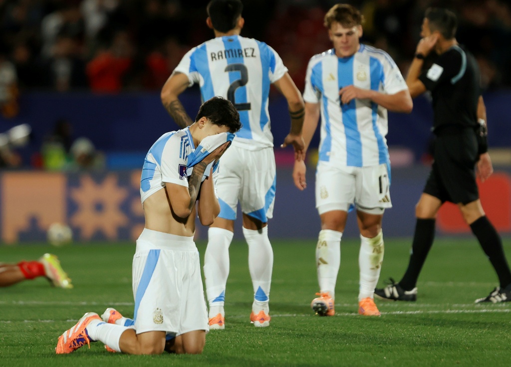 Messi anima al combinado Sub-20 argentino despues de la derrota en el Mundial: Mantengan la cabeza en alto