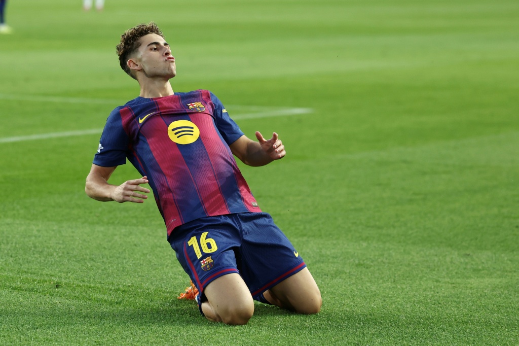 El FC Barcelona arrasa 6-1 al Olympiacos con triplete de Fermin Lopez