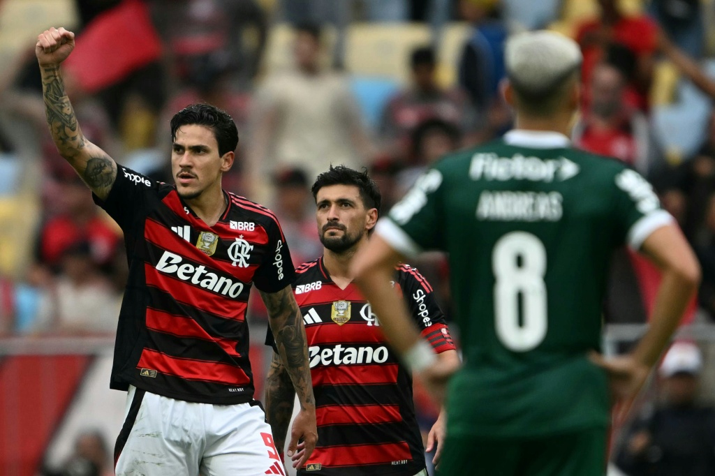 Flamengo impulsionado pela vitória sobre o Palmeiras defronta o Racing nas meias finais da Libertadores