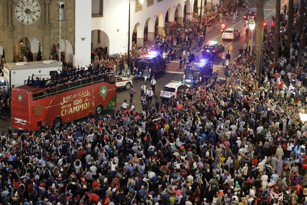 Grande parade à Rabat pour célébrer la victoire du Maroc au Mondial U20