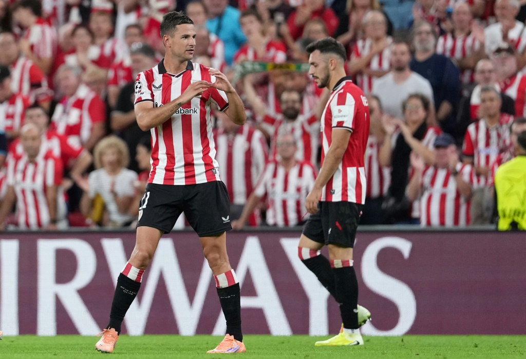 Athletic Bilbao derrota Qarabag por 3-1 de virada e obtém primeira vitória na Liga dos Campeões