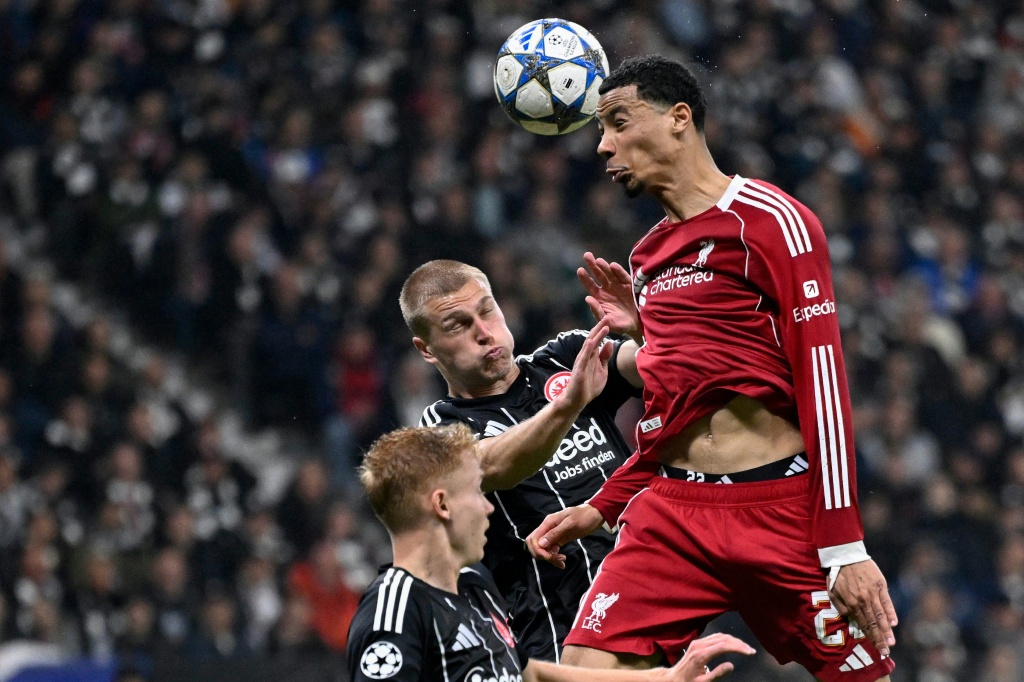 Ligue des champions Liverpool tremble avant de dominer Francfort 5 1