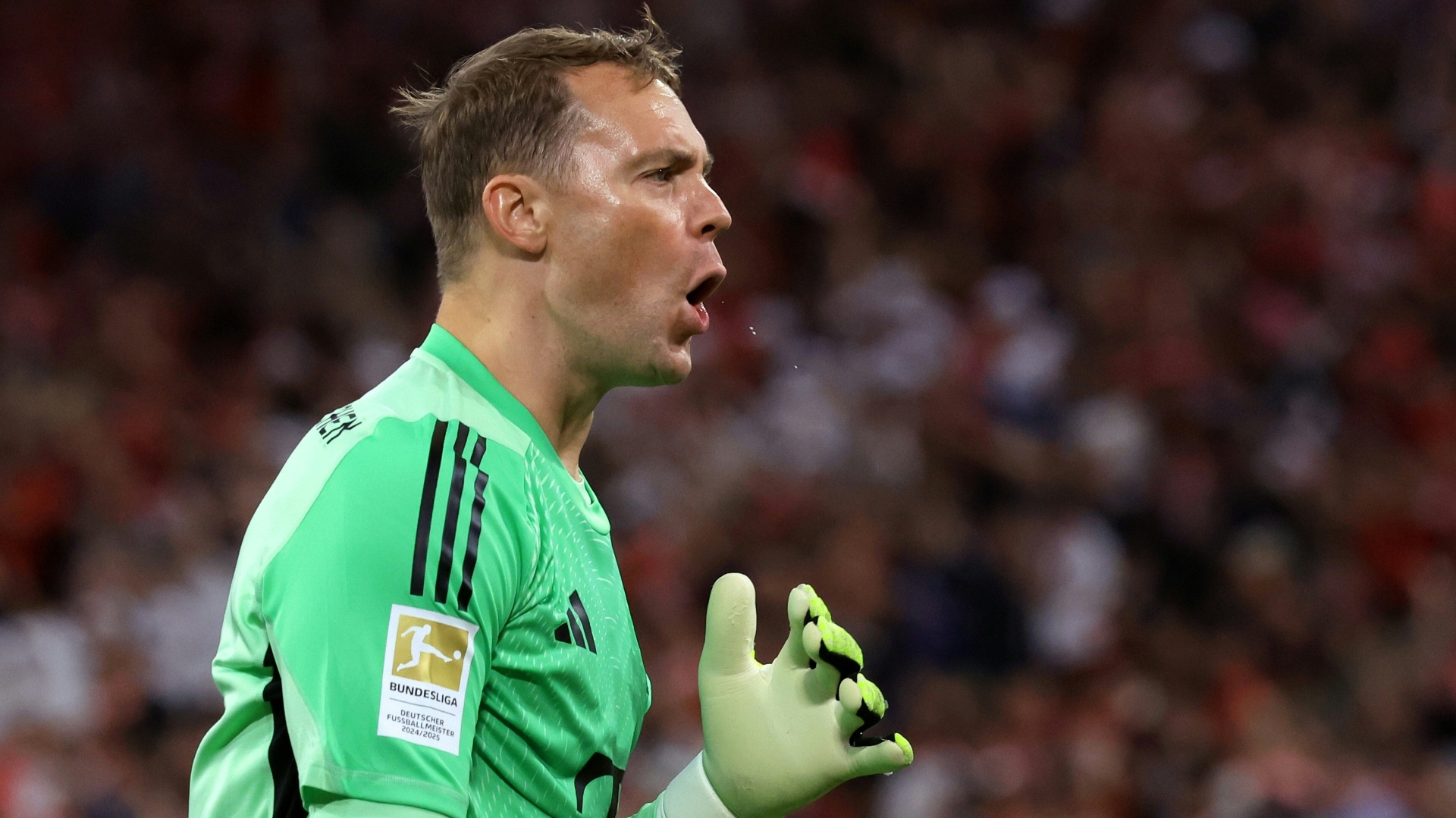 Manuel Neuer weicht geschickt Vertragsverlaengerungsfrage aus