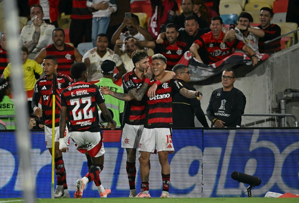 Flamengo derrota Racing por 1-0 e ganha vantagem na meia-final da Libertadores