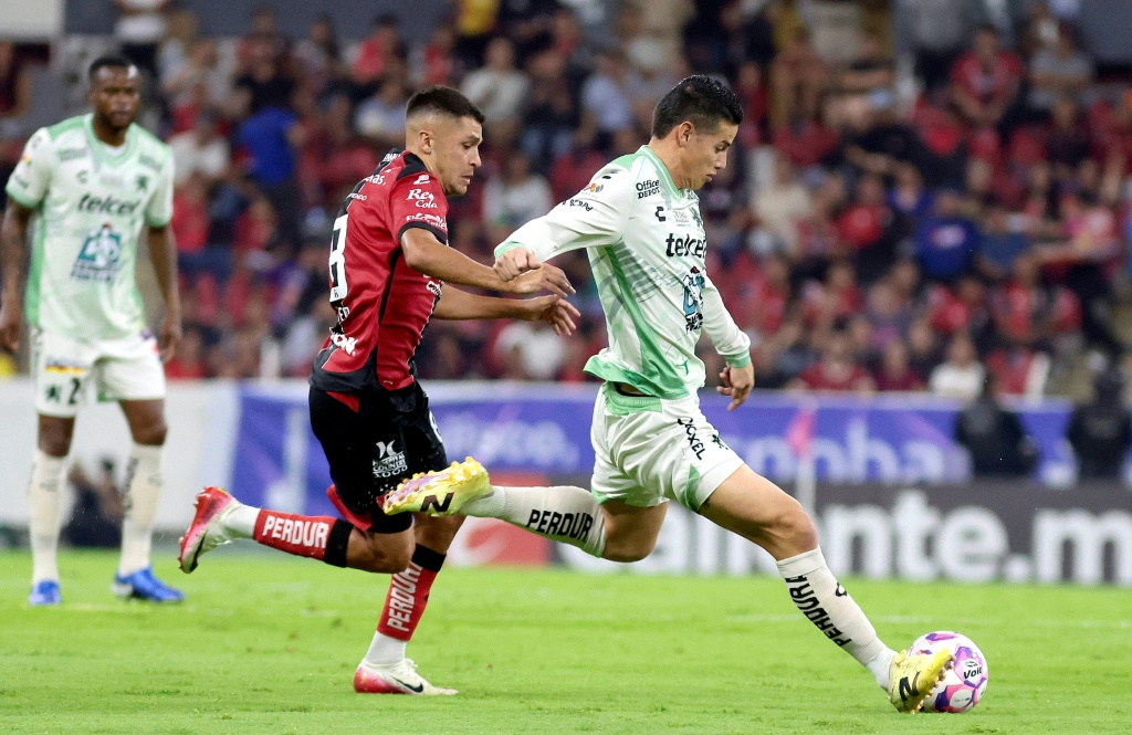 Querétaro detiene la racha victoriosa de las Chivas dirigidas por Gabriel Milito